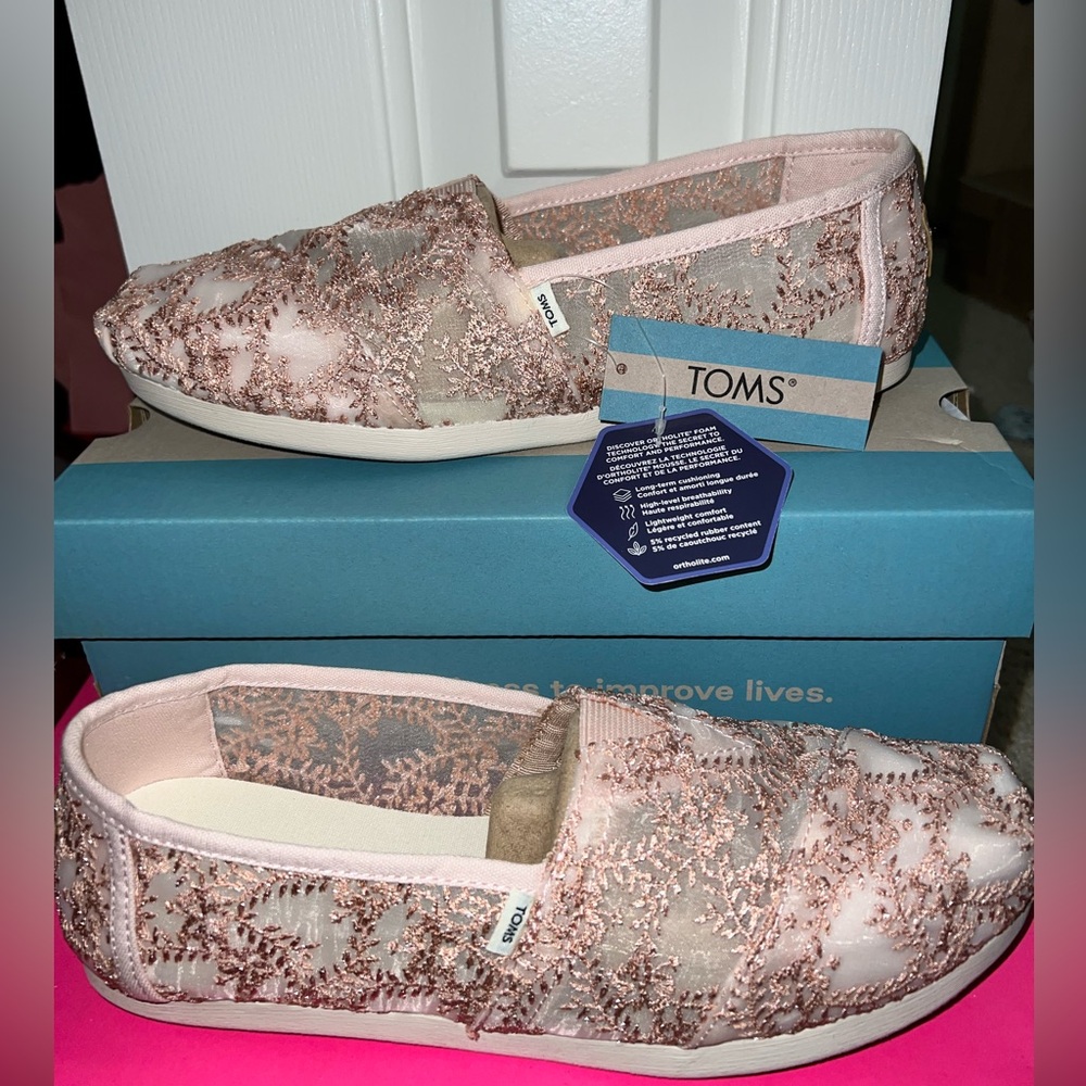 NIB- TOMS Alpargata Rose Gold Metallic Hibiscus Floral size 8